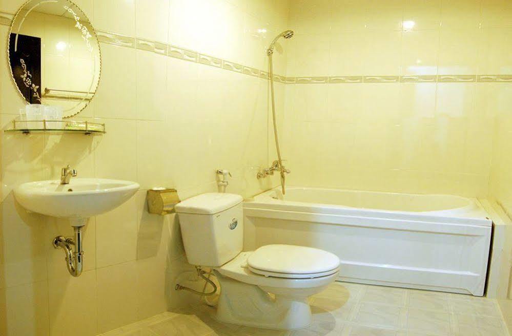 Begonia Hotel Nha Trang Bagian luar foto